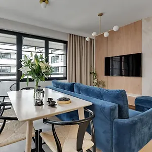 Doki Living By Blue Mandarin Parking & Foodhall Gdańsk